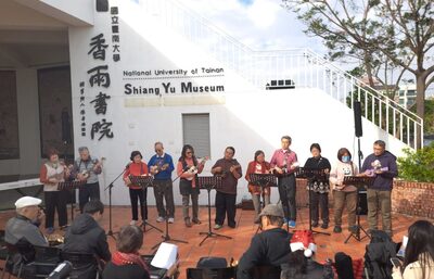 高教深耕【樂齡共饗 美學樂活】共鳴香雨：香雨書院戶外展演圖片